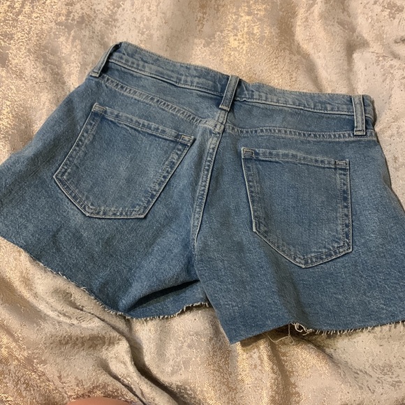 Banana Republic mid rise short - Picture 3 of 4